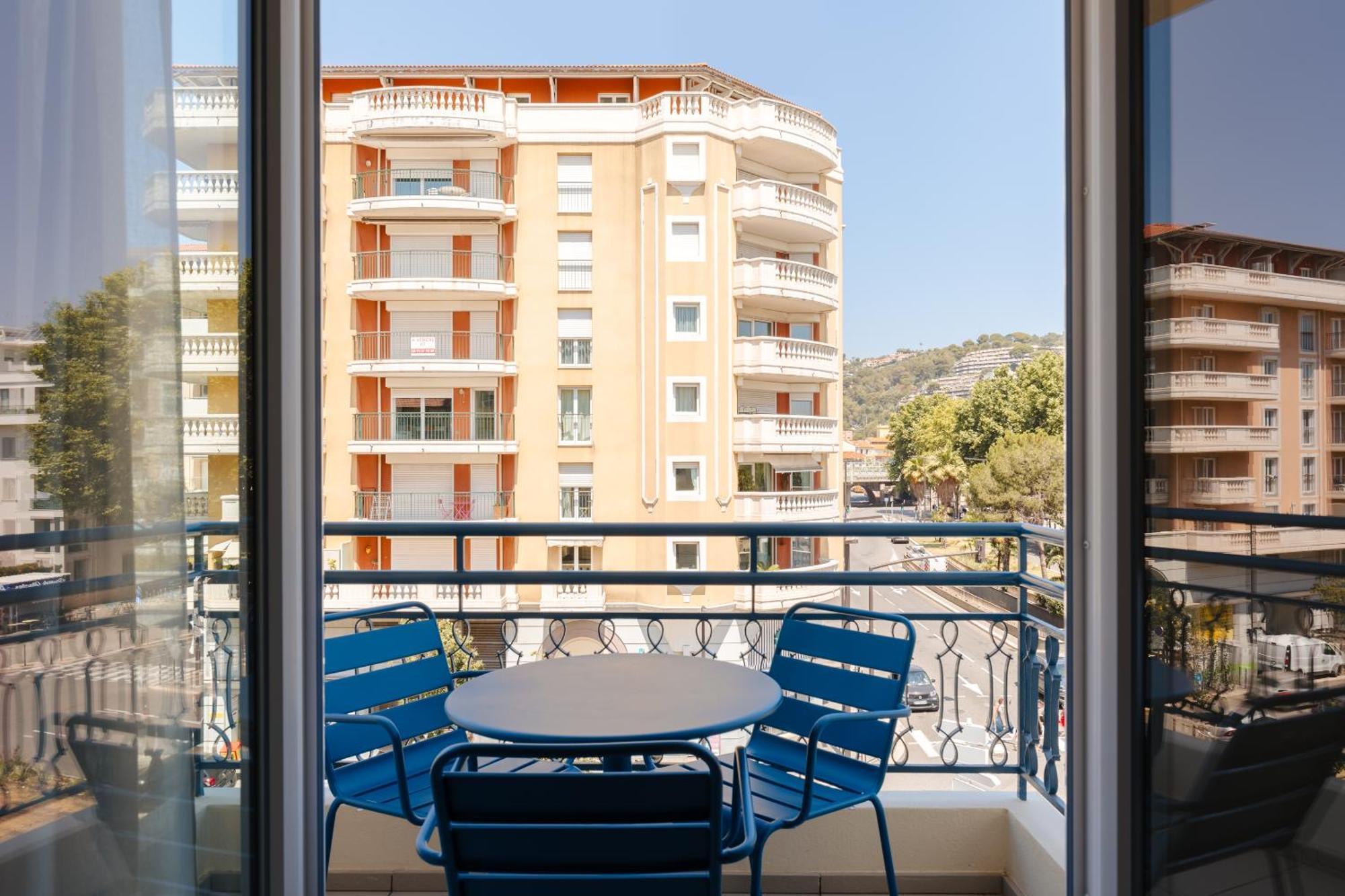 Yelo Promenade Powered By Sonder Ξενοδοχείο Νίκαια Εξωτερικό φωτογραφία